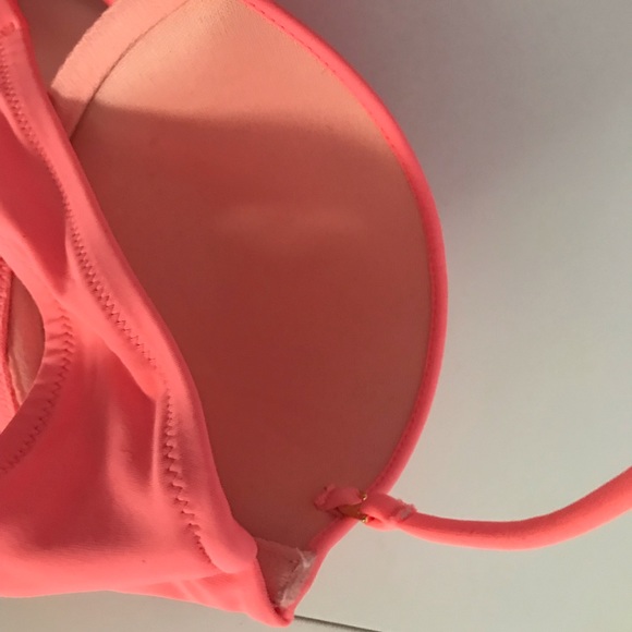 Victoria’s Secret bikini top - Picture 3 of 4